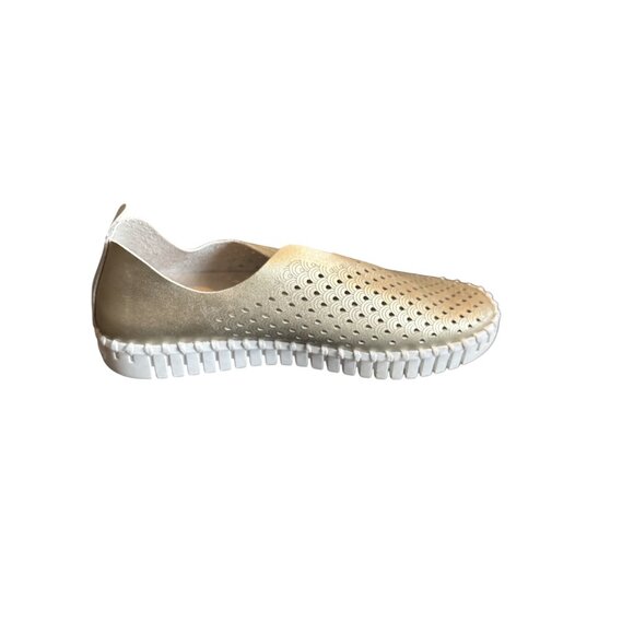 Ilse Jacobsen Hornbæk Beige Gold Perforated Slip-On Shoes Size 6 Lightweight Cas - Picture 7 of 11